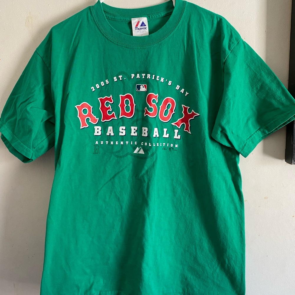 2005 St. Patrick’s Day Boston Red Sox Green and Red T-Shirt